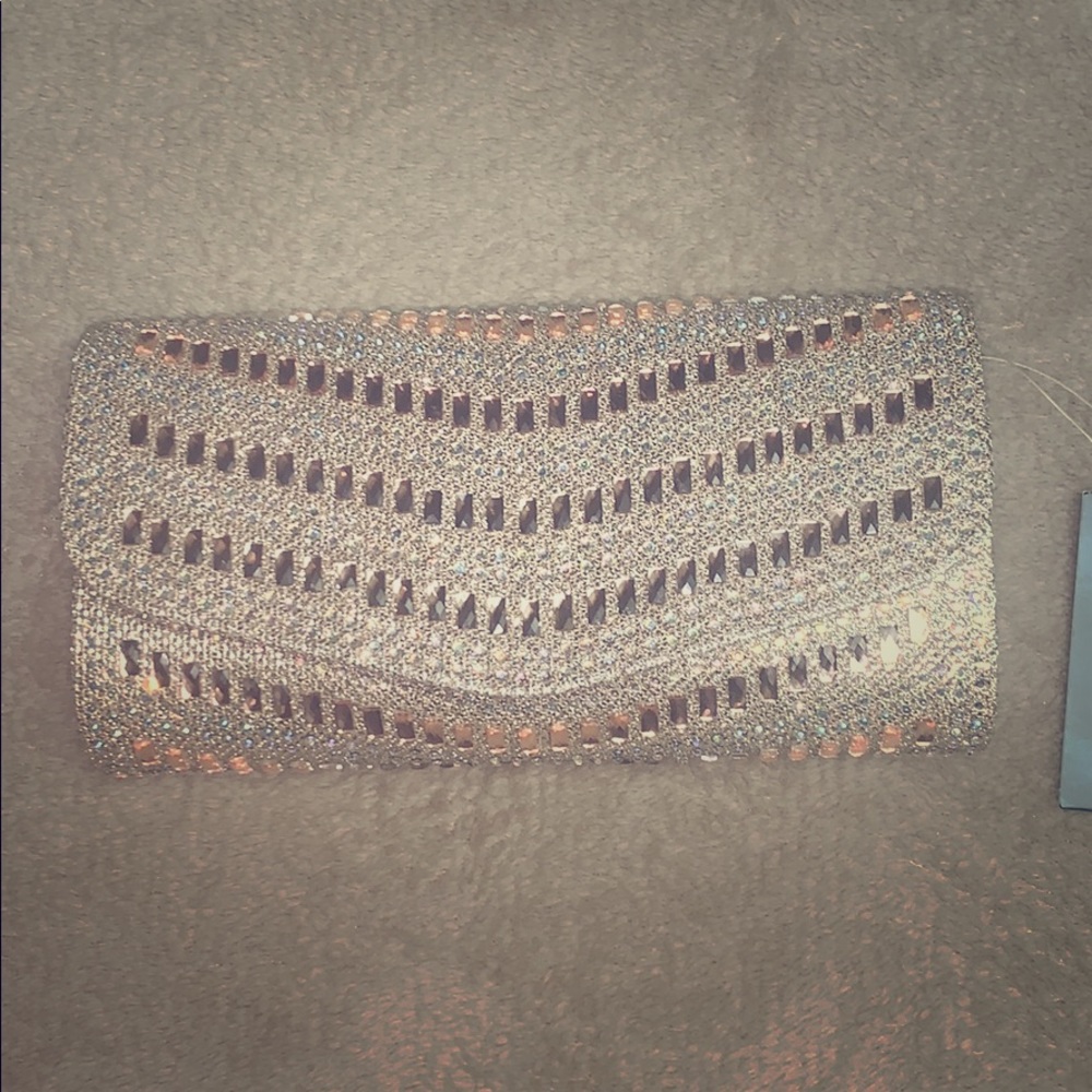 D’margeaux evening clutch w/ removable chain strap